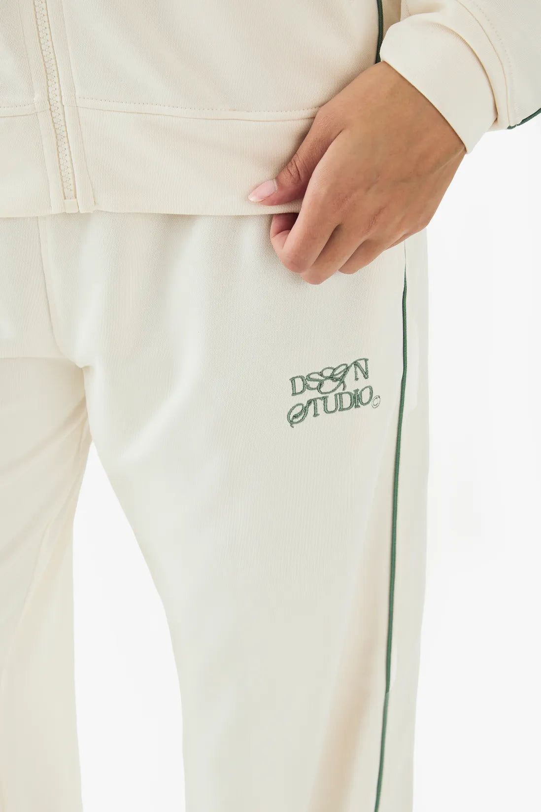 Pantalones deportivos con ribete de tricot
