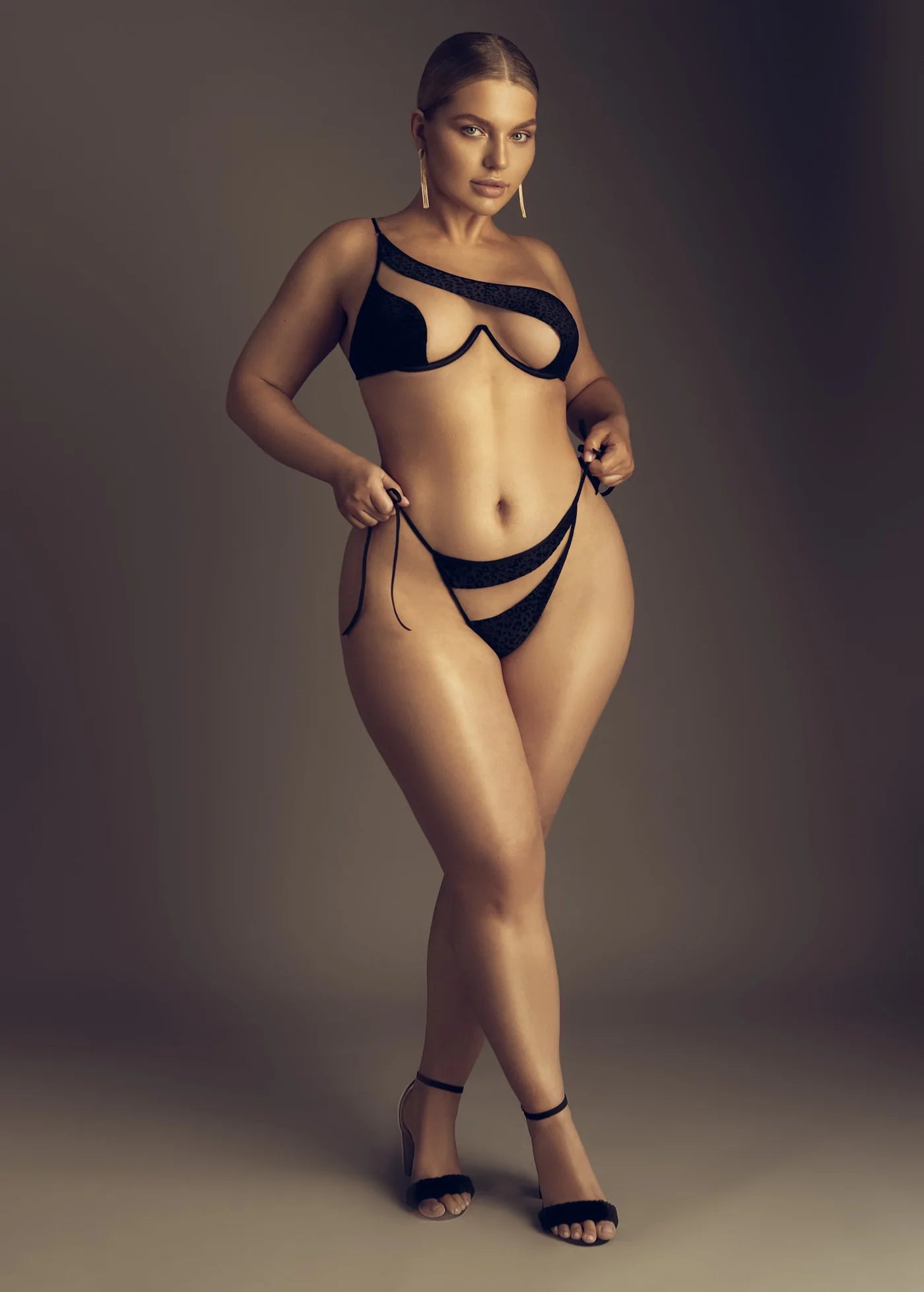 Mia Bikini