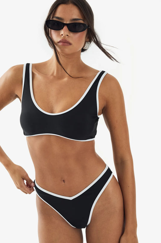 Top de bikini deportivo con cuello redondo 