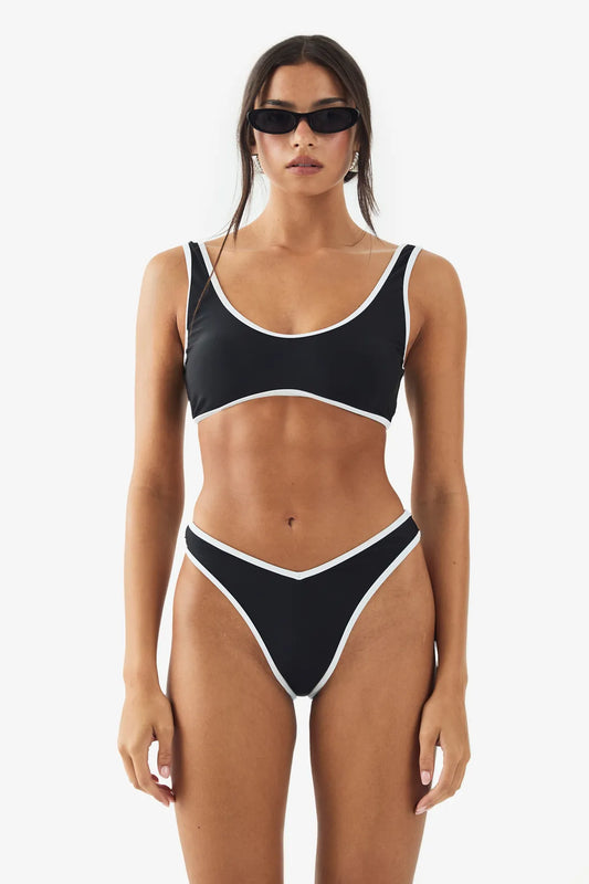 Top de bikini deportivo con cuello redondo 